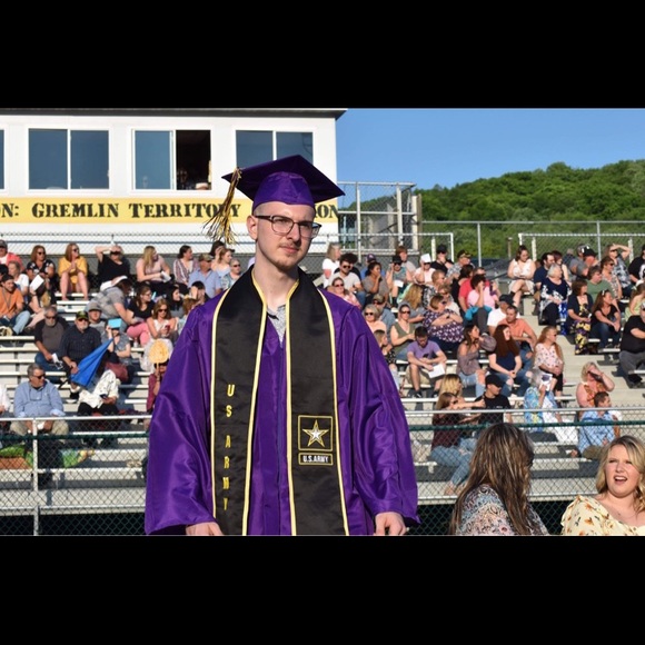 Our meet the Posher story ❤️ - Picture 3 of 16